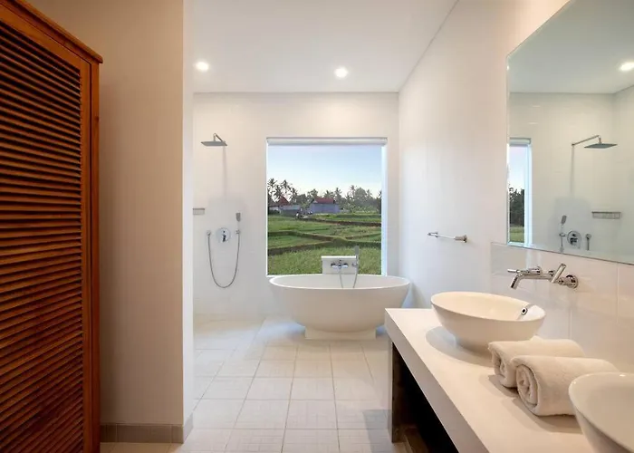 B, Near New 3 Bedroom With Pool. * Ubud