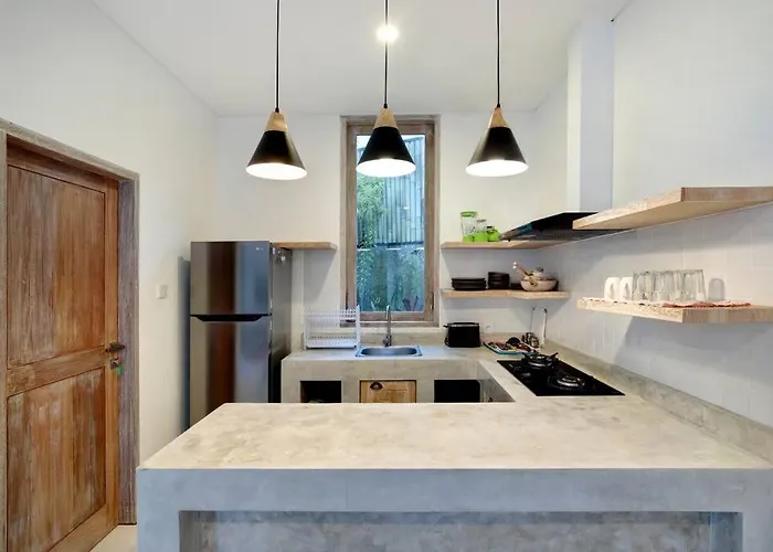 B, Near New 3 Bedroom With Pool. Villa