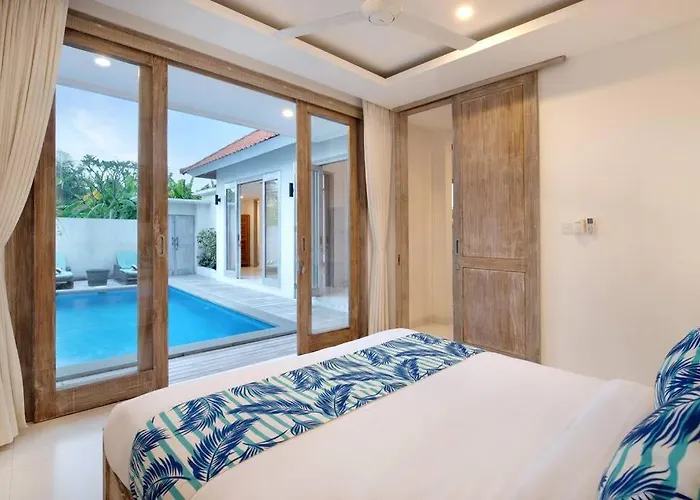 B, Near New 3 Bedroom With Pool. *