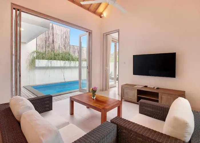 B, Near New 3 Bedroom With Pool. Villa Ubud