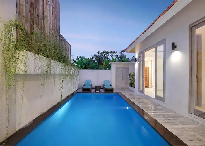 Villa B, Near New 3 Bedroom With Pool. Ubud