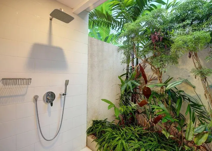 B, Near New 3 Bedroom With Pool.